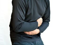 Dolore addominale come sintomo di parassiti nel corpo