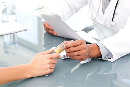 prescrizione di un farmaco antiparassitario da parte di uno specialista