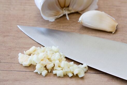 aglio per rimuovere i parassiti dal corpo